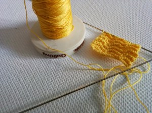 Knitting with sewing thread and 0.75 mm knitting needles